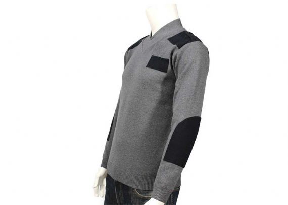 Suéter de cuello en V de gran tamaño con estampado de jerséis para hombre en estilo militar con parche en el hombro - 11997666