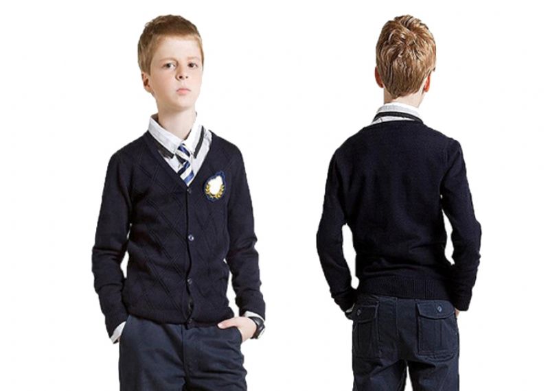 Uniforme de escolar azul para niños